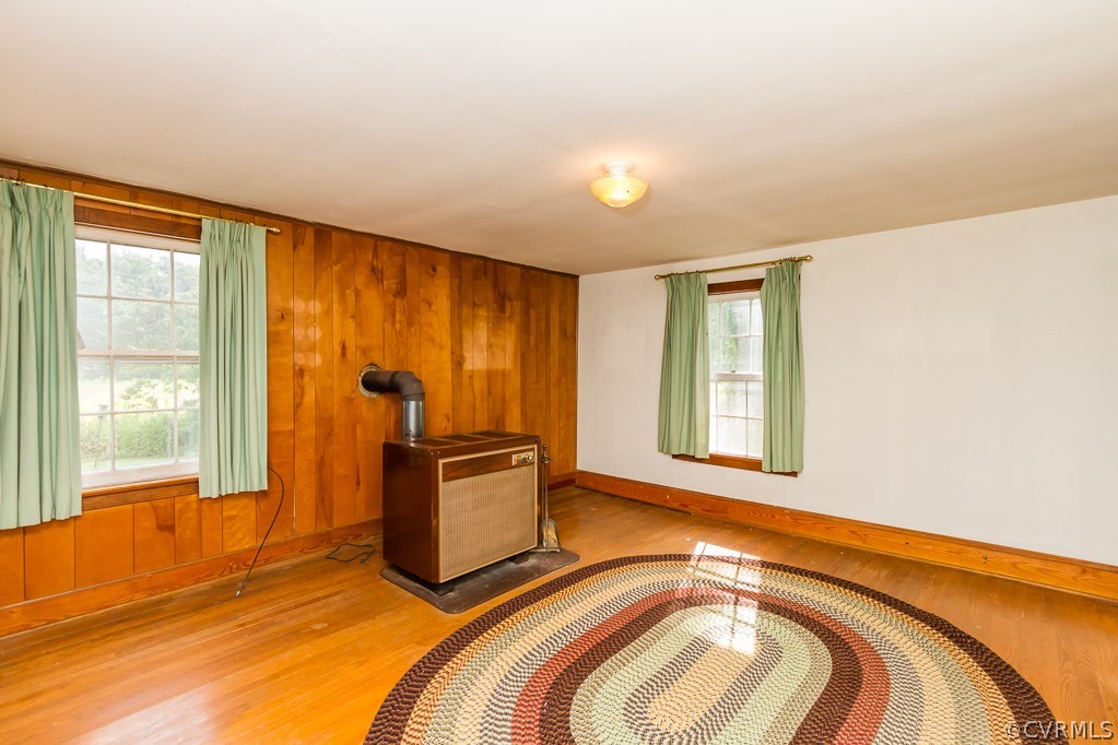 17293 Beaver Dam Road Beaverdam, VA 23015 - Photo 7 of 20 a bedroom with a bed and a window