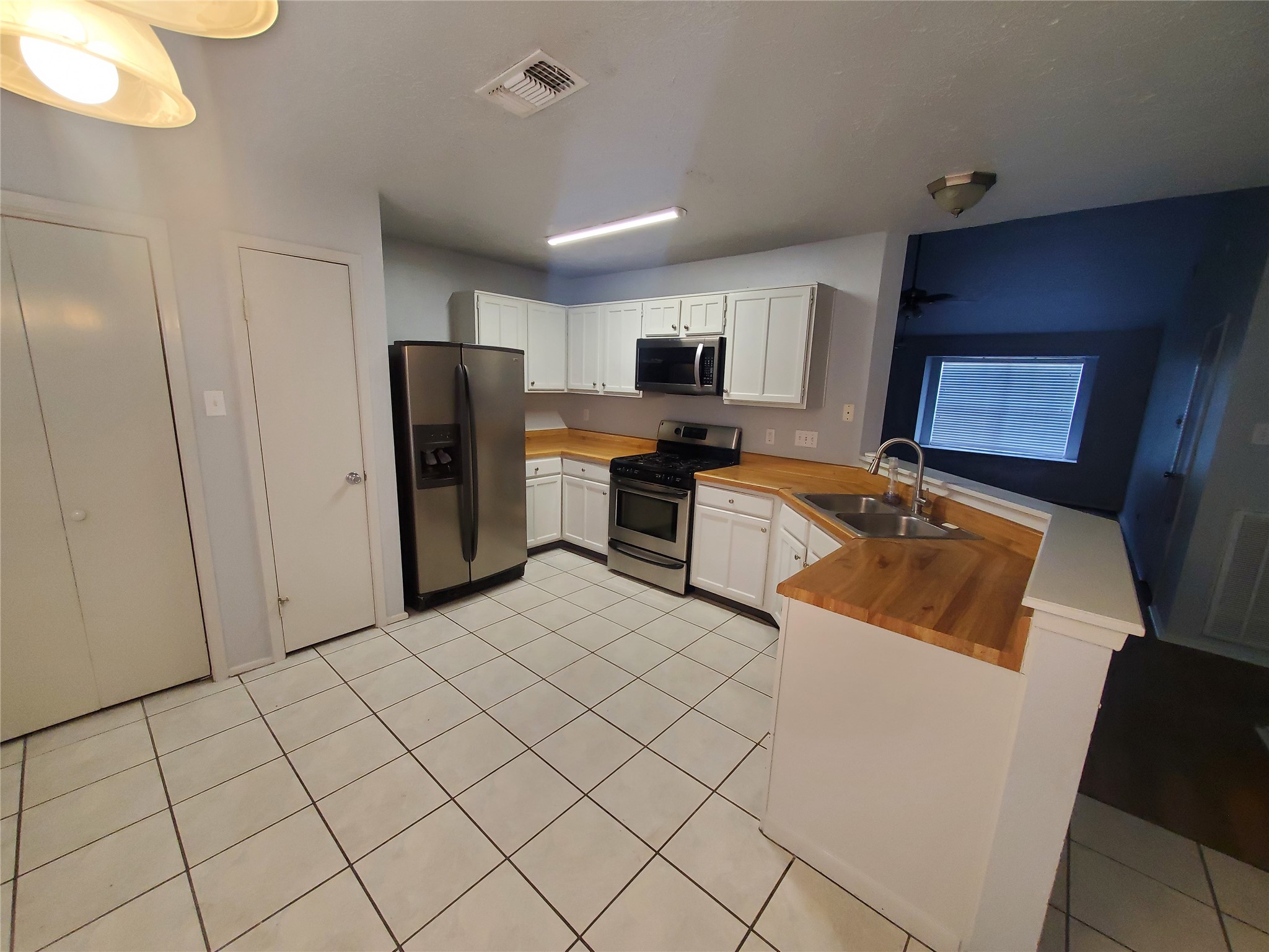 2306 Spring Dusk Drive Spring, TX 77373 - Photo 8 of 12