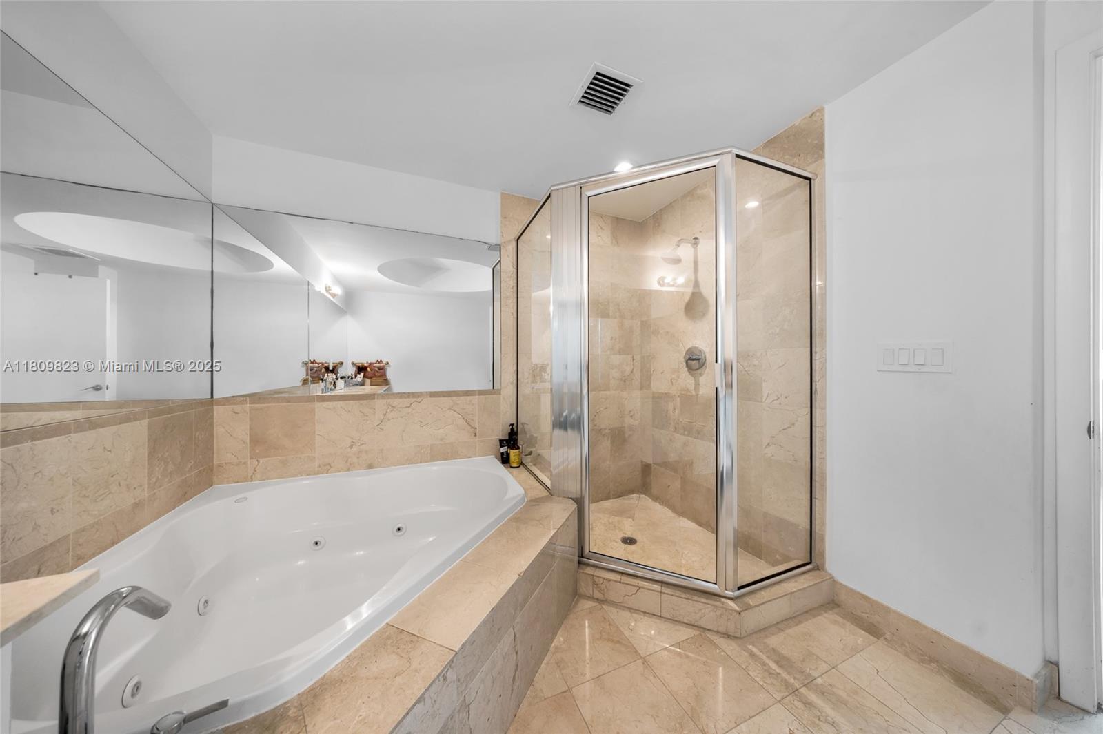 3131 Northeast 188th Street, Unit 2506 Aventura, FL 33180 - Photo 11 of 38