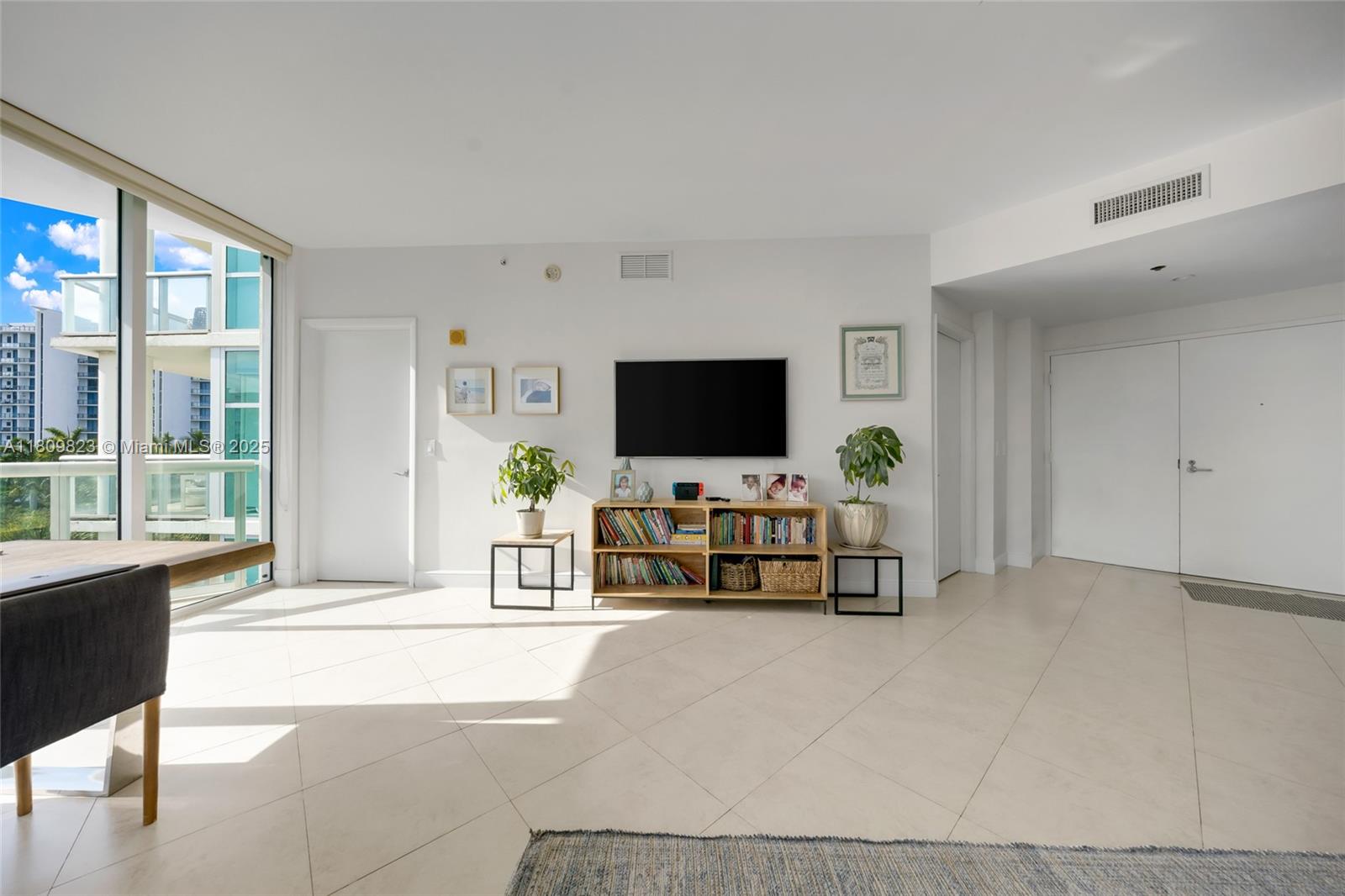 3131 Northeast 188th Street, Unit 2506 Aventura, FL 33180 - Photo 13 of 38