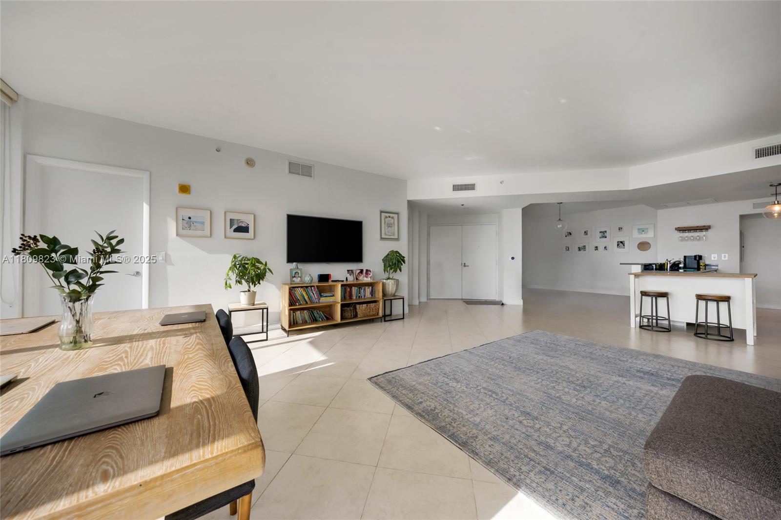 3131 Northeast 188th Street, Unit 2506 Aventura, FL 33180 - Photo 14 of 38