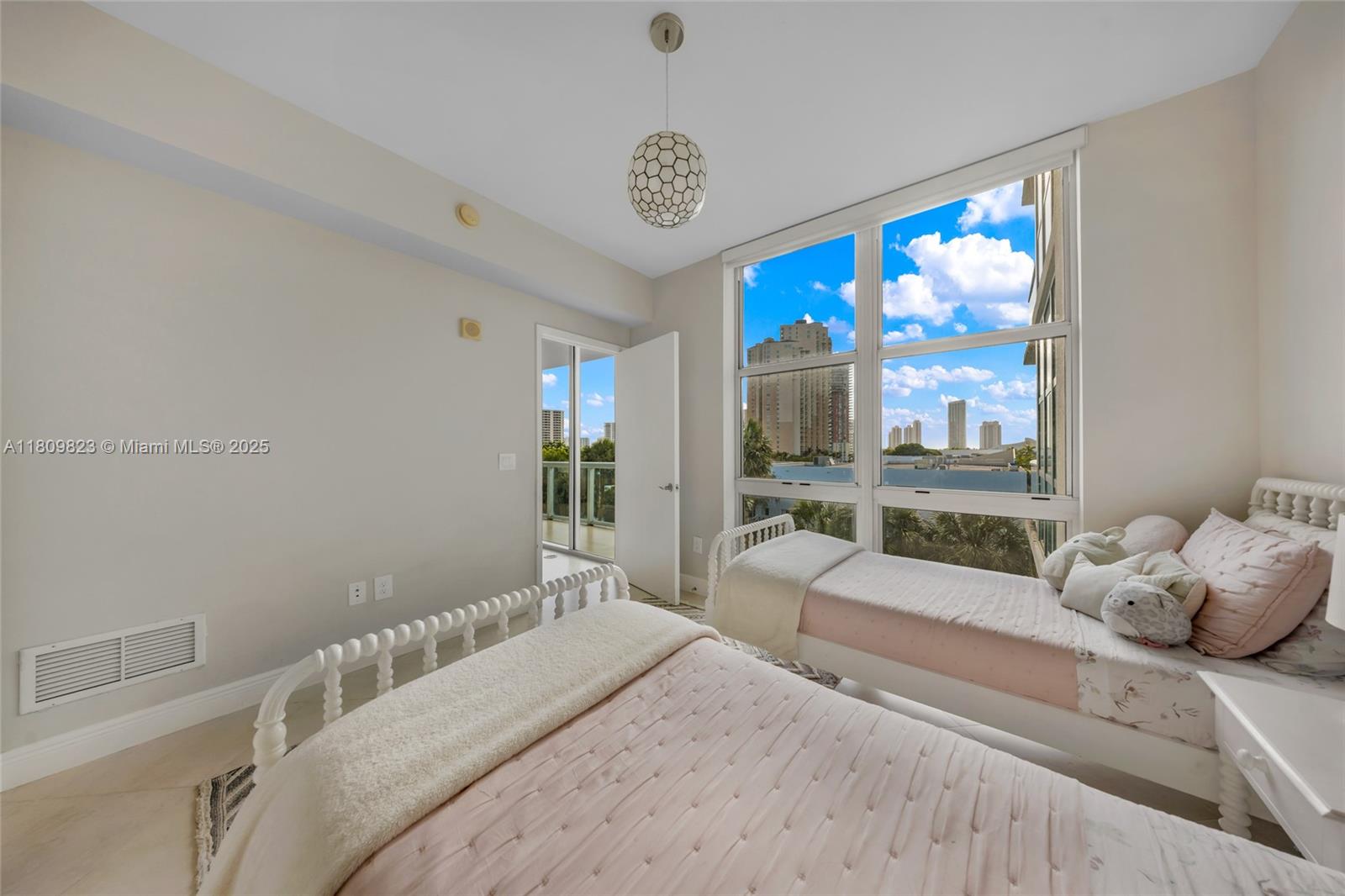 3131 Northeast 188th Street, Unit 2506 Aventura, FL 33180 - Photo 17 of 38