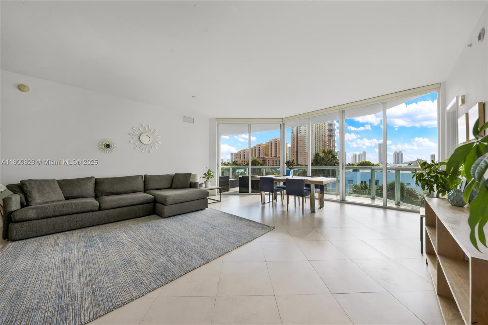 3131 Northeast 188th Street, Unit 2506 Aventura, FL 33180 - Photo 4 of 38