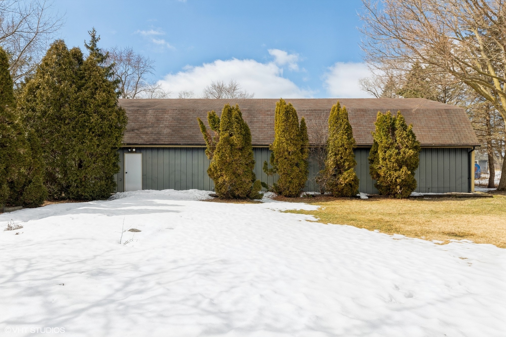 5666 West Victor Lane Libertyville, IL 60048 - Photo 3 of 13