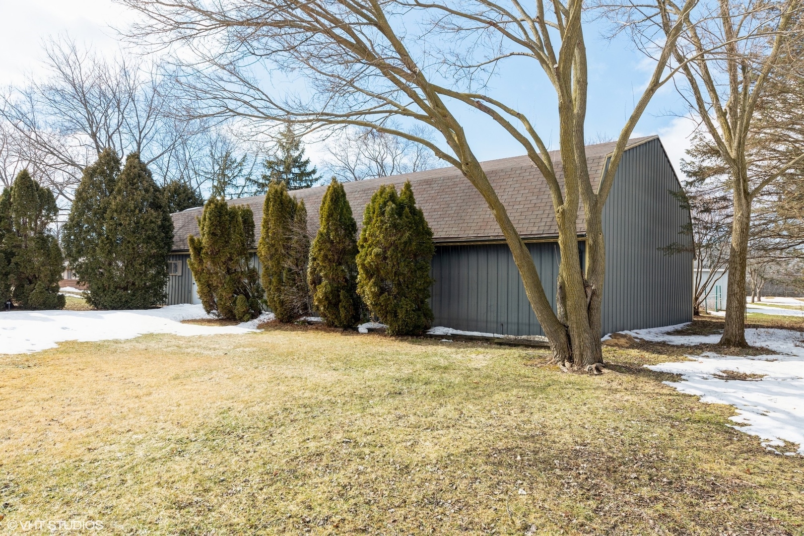 5666 West Victor Lane Libertyville, IL 60048 - Photo 4 of 13