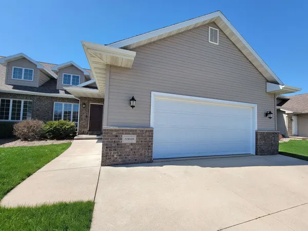 $449,900 | N9039 Spring Valley Road, Menasha, WI 54952