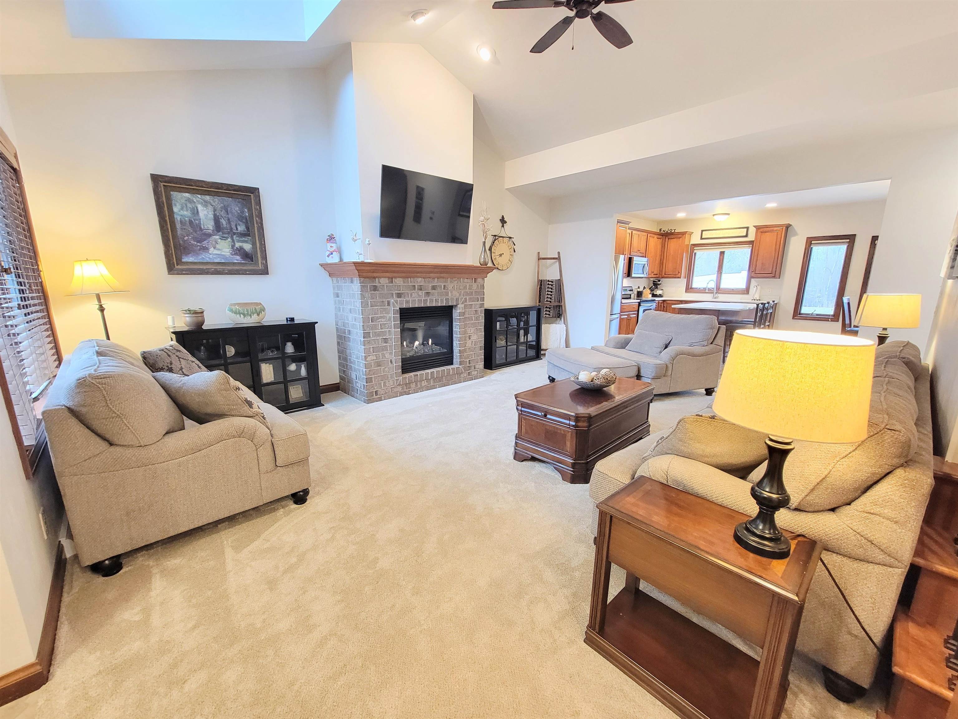 N9039 Spring Valley Road Menasha, WI 54952 - Photo 6 of 35