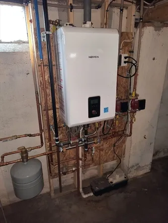 $399,900 | 713 Holyoke Road, Westfield, MA 01085