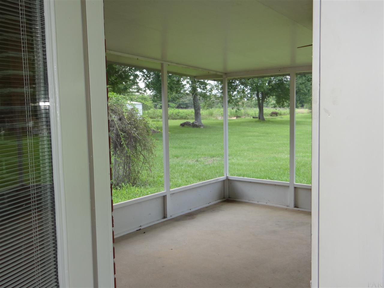 2950 Purdue Road McDavid, FL 32568 - Photo 8 of 29