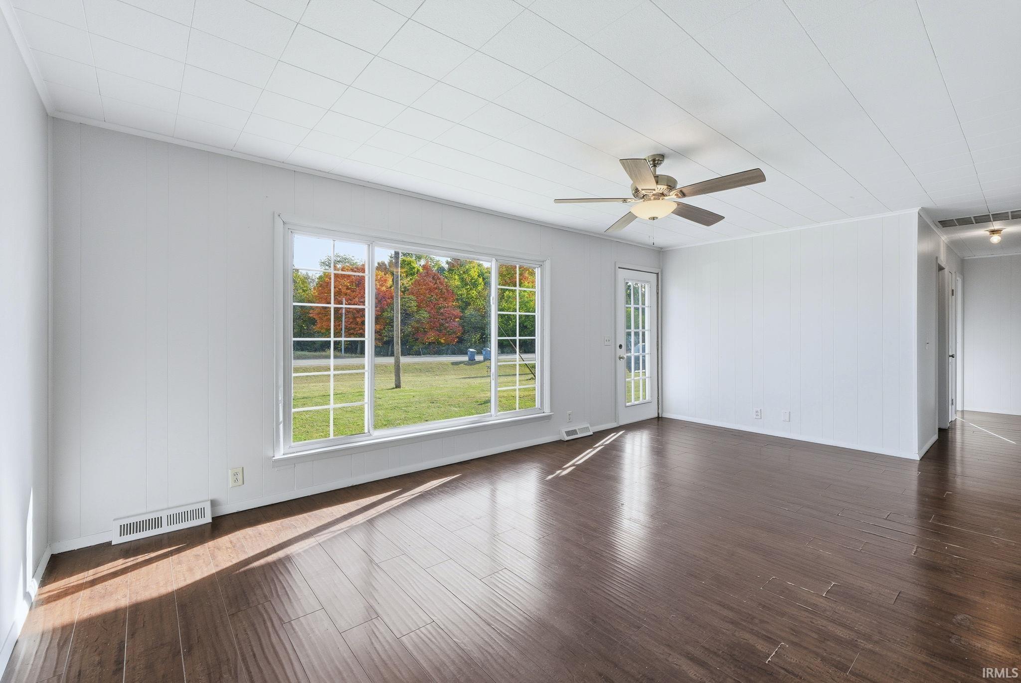 4493 North Wabash Road Marion, IN 46952 - Photo 6 of 35