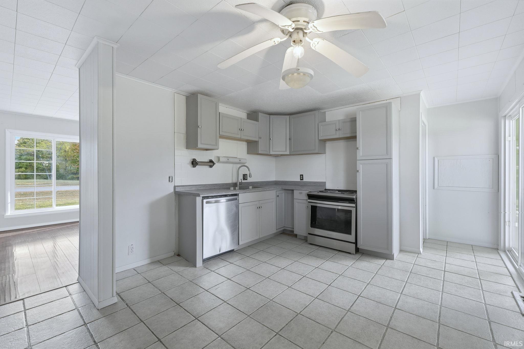 4493 North Wabash Road Marion, IN 46952 - Photo 9 of 35