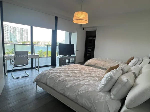$18,000 | 5500 Island Estates Drive, Unit 504, Aventura, FL 33160