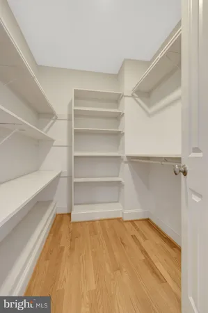 $6,300 | 229 Locust Street Southeast, Unit 3, Vienna, VA 22180