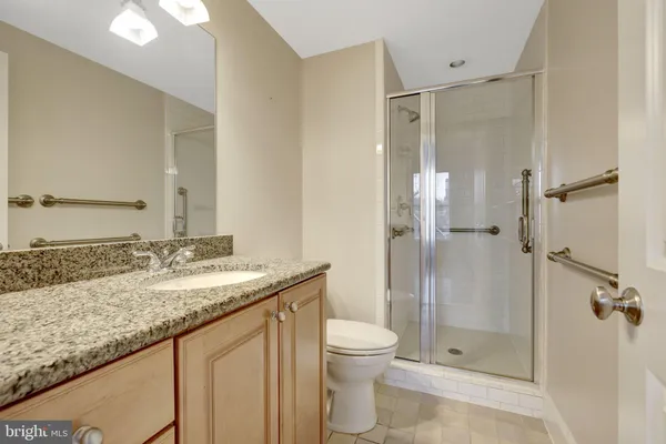 $6,300 | 229 Locust Street Southeast, Unit 3, Vienna, VA 22180