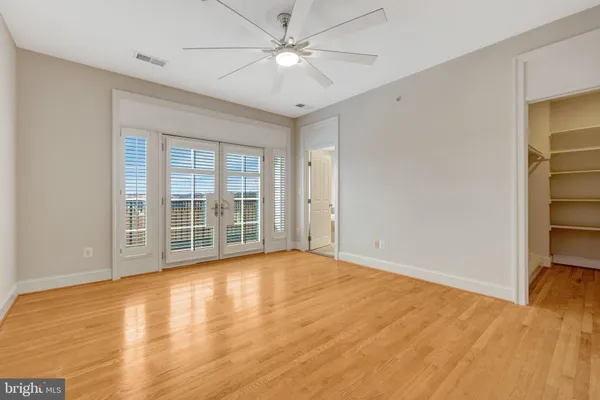 $6,300 | 229 Locust Street Southeast, Unit 3, Vienna, VA 22180