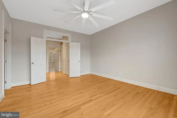 $6,300 | 229 Locust Street Southeast, Unit 3, Vienna, VA 22180