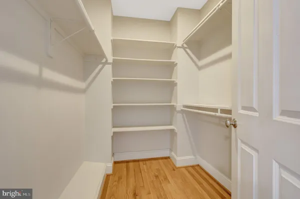 $6,300 | 229 Locust Street Southeast, Unit 3, Vienna, VA 22180