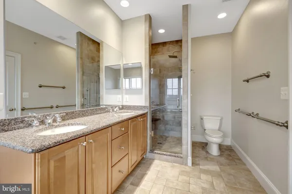$6,300 | 229 Locust Street Southeast, Unit 3, Vienna, VA 22180