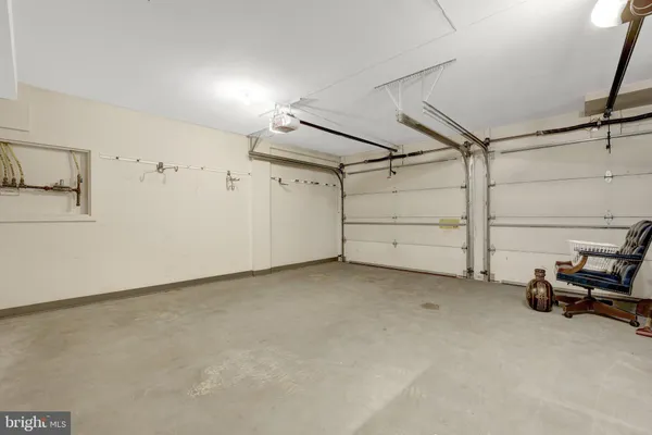 $6,300 | 229 Locust Street Southeast, Unit 3, Vienna, VA 22180