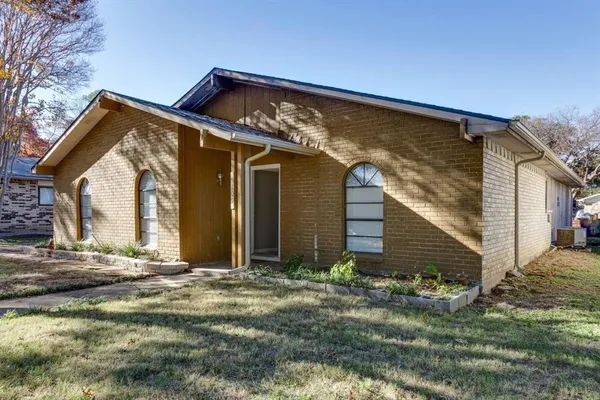 $2,450 | 5709 Christie Lane, Garland, TX 75044