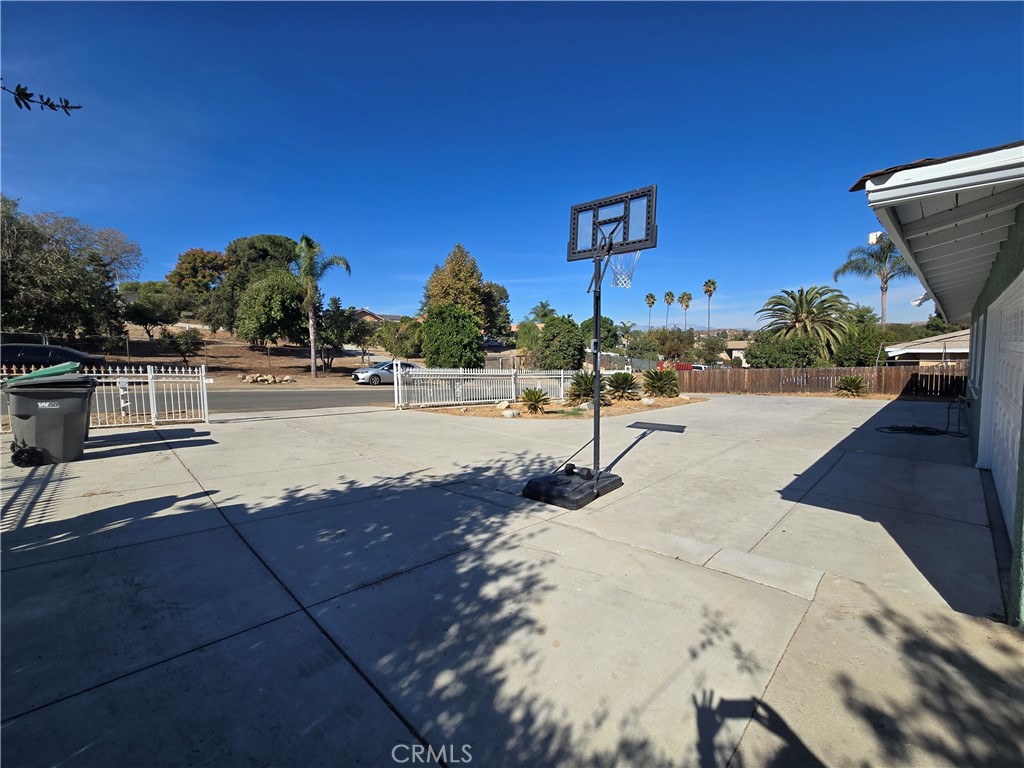 7350 Marilyn Drive Corona, CA 92881 - Photo 7 of 47