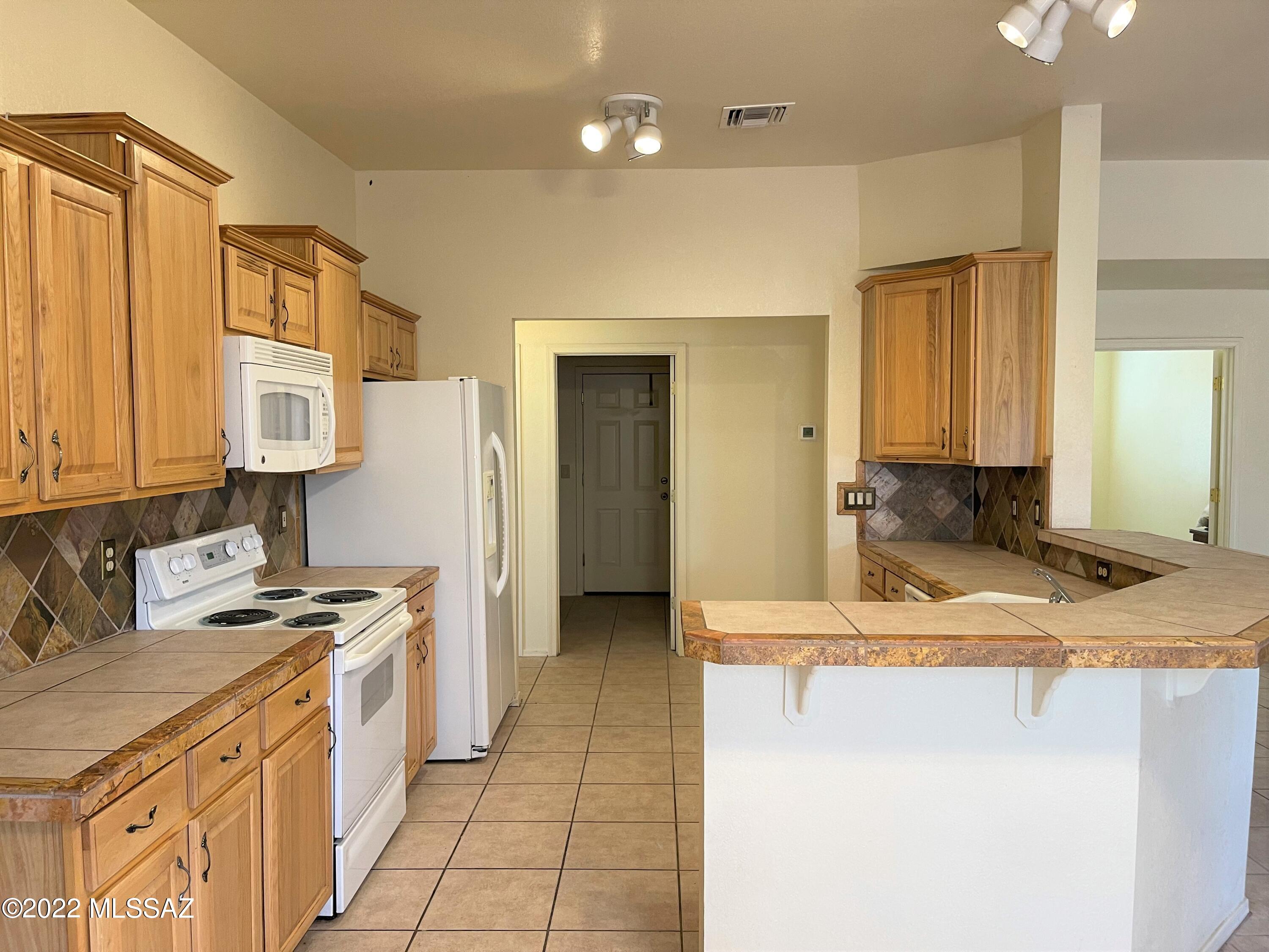 433 Rio Rico Drive Rio Rico, AZ 85648 - Photo 15 of 41