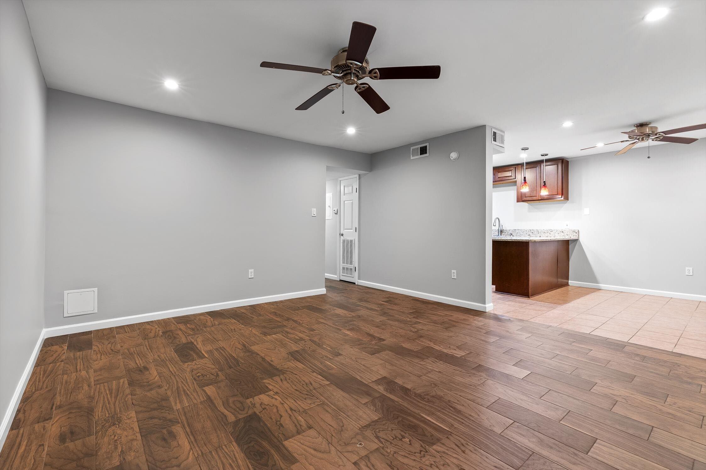 900 Mountain Creek Road, Unit 109 Chattanooga, TN 37405 - Photo 3 of 39 36-Mountain Creek -5