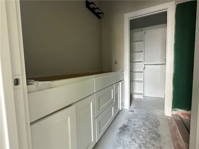 a view of walk in closet