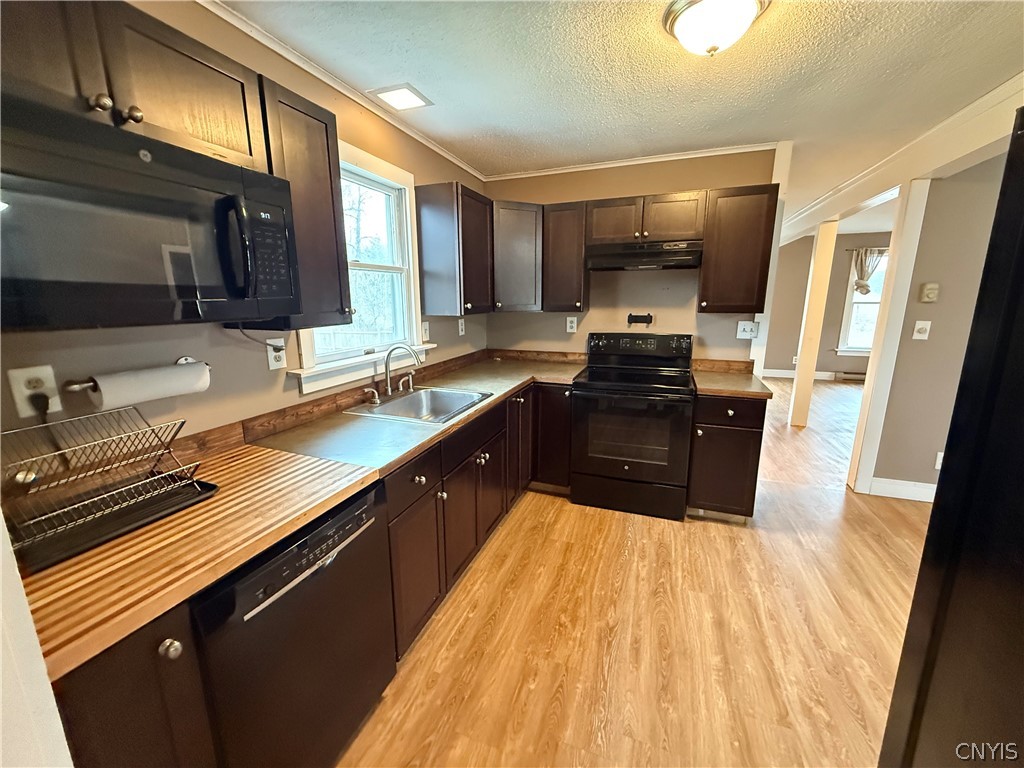 7084 Island Road Cicero, NY 13039 - Photo 11 of 40