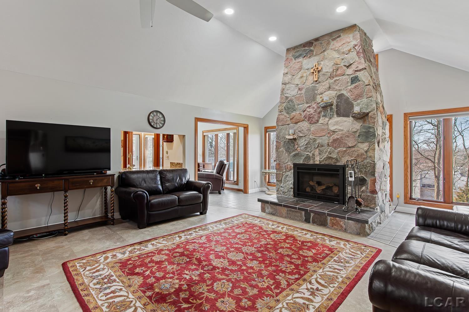 669 Stonecrest Adrian, MI 49221 - Photo 6 of 72 50168808-3c728375-235d-4363-8ada-46131156ad12.JPG
