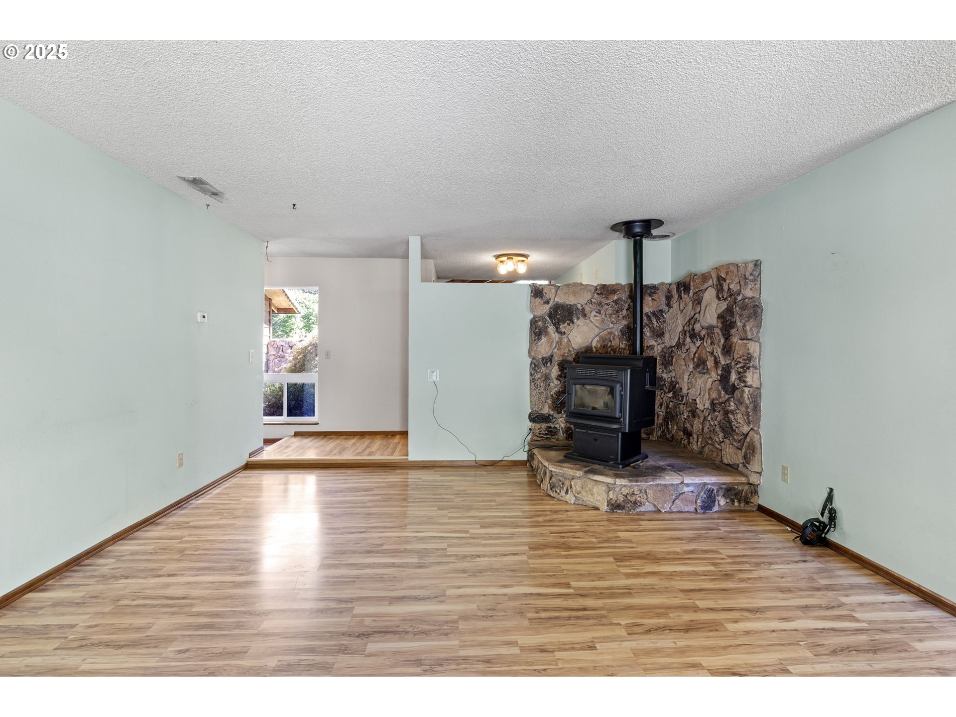 1580 Robertson Bridge Road Grants Pass, OR 97526 - Photo 22 of 29