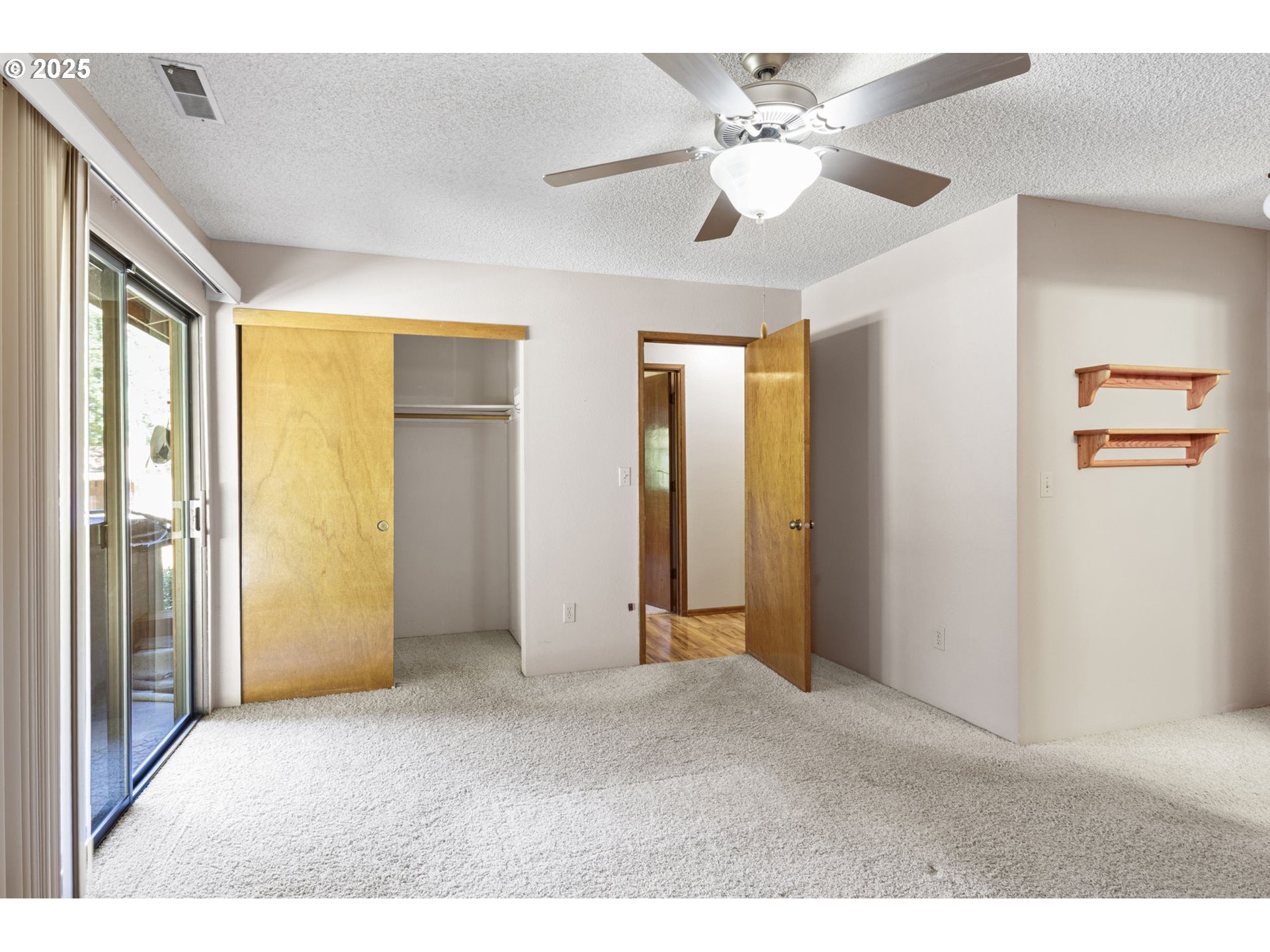 1580 Robertson Bridge Road Grants Pass, OR 97526 - Photo 23 of 29