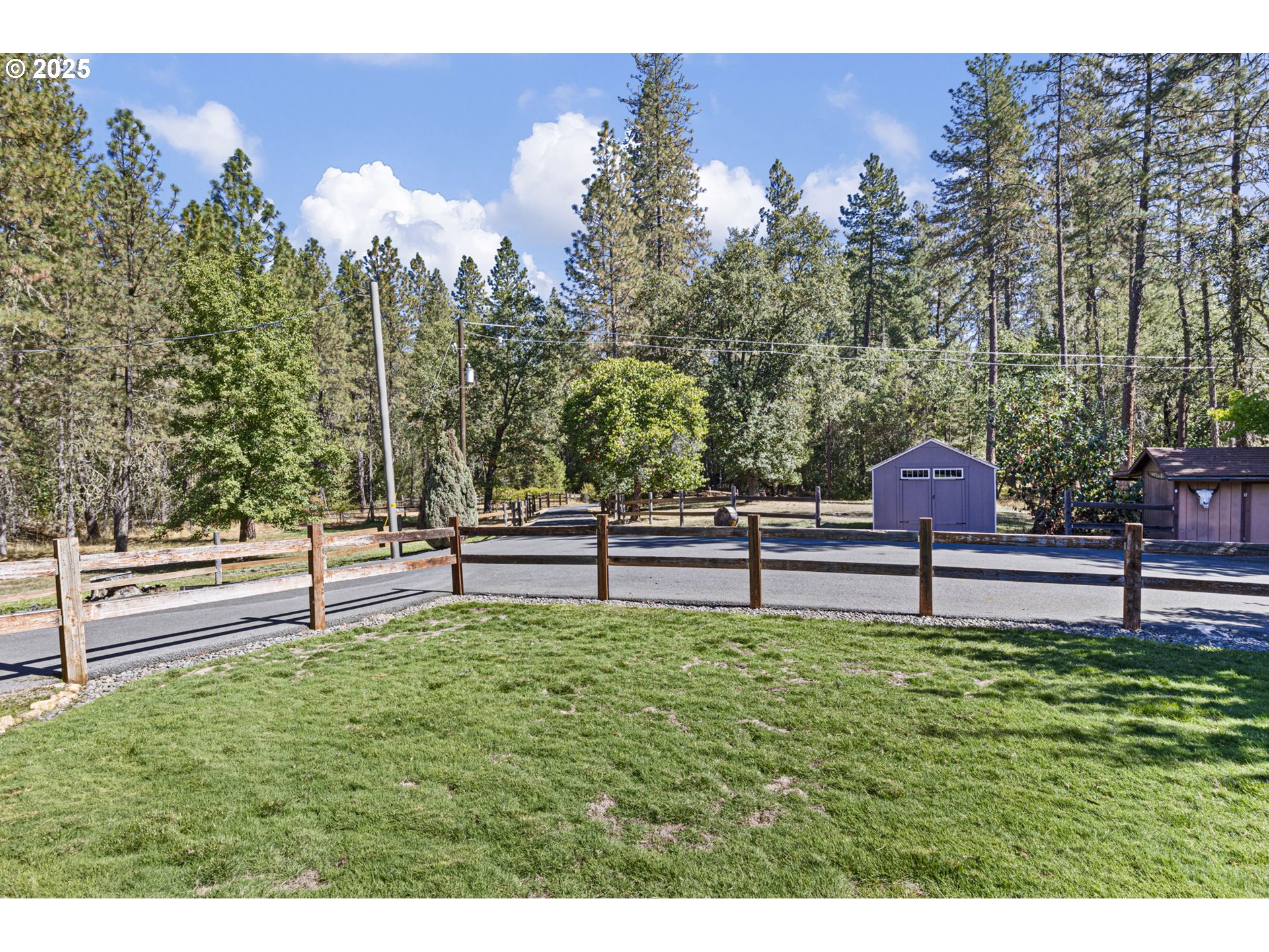 1580 Robertson Bridge Road Grants Pass, OR 97526 - Photo 24 of 29