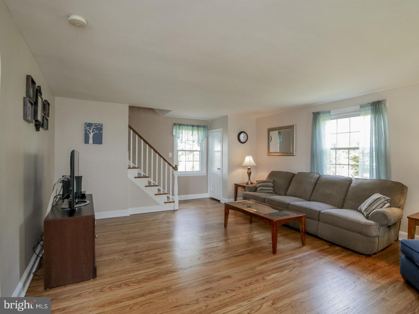 541 Wayne Avenue Springfield, PA 19064 - Photo 3 of 25