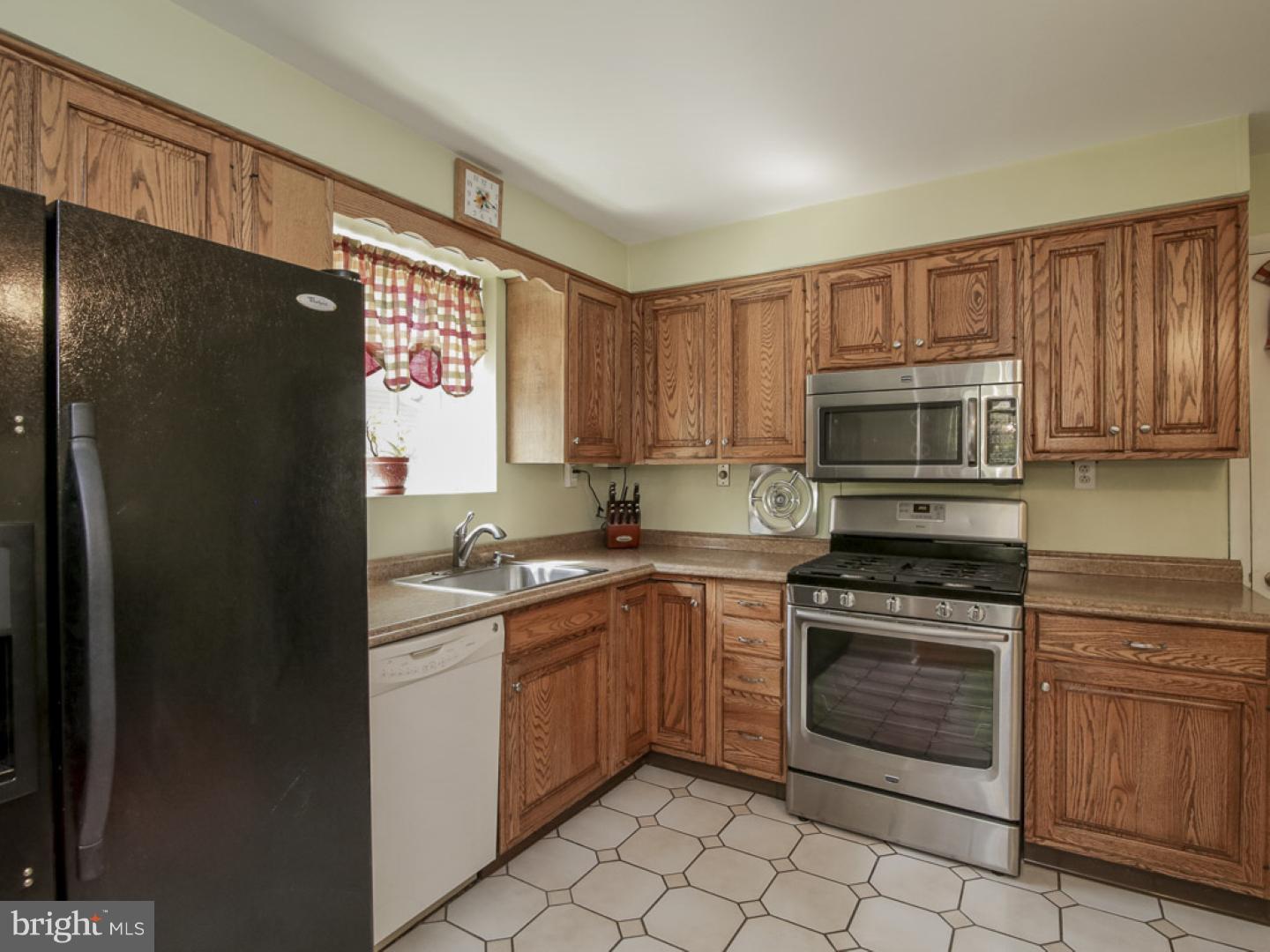 541 Wayne Avenue Springfield, PA 19064 - Photo 7 of 25