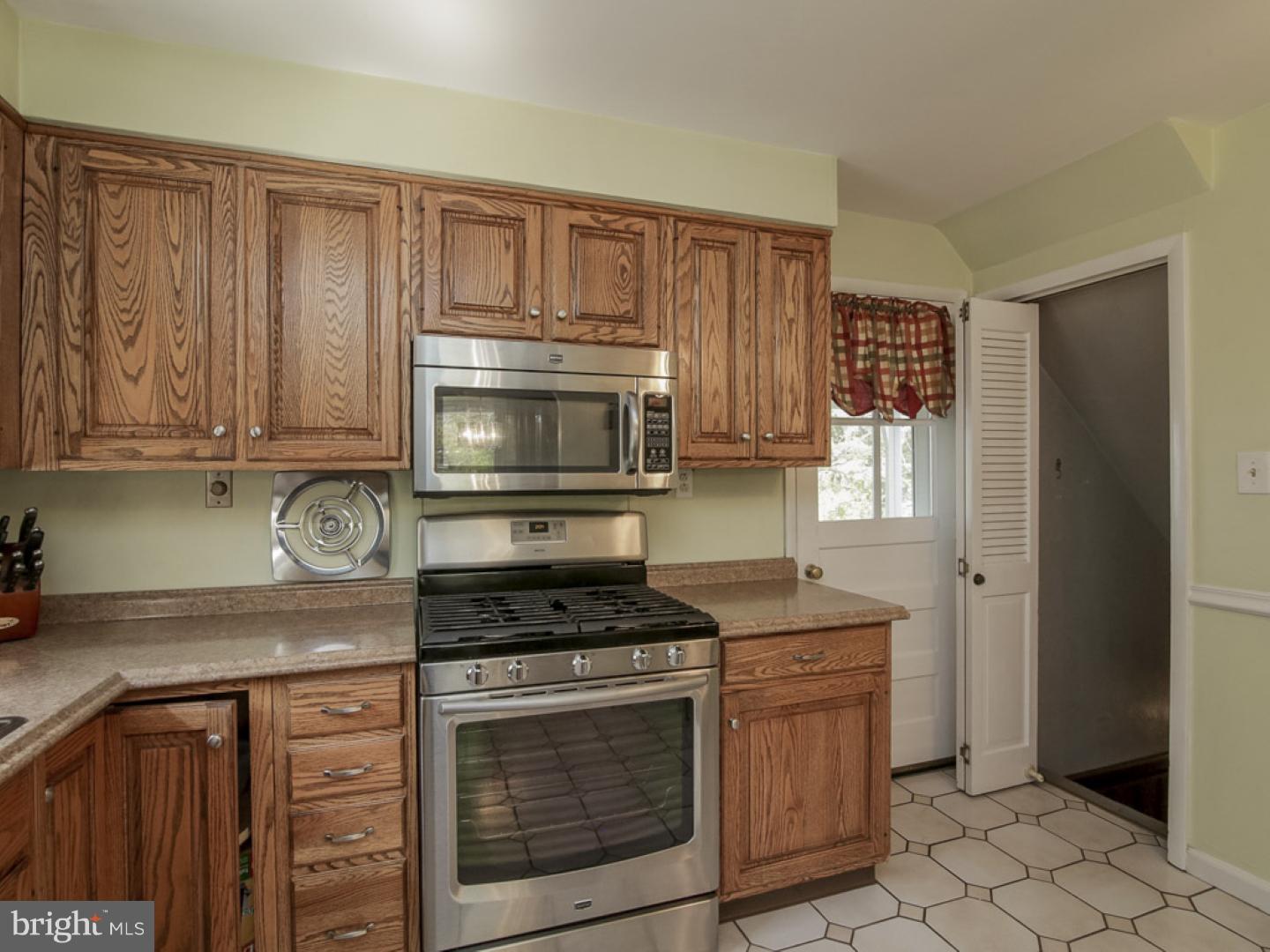 541 Wayne Avenue Springfield, PA 19064 - Photo 9 of 25