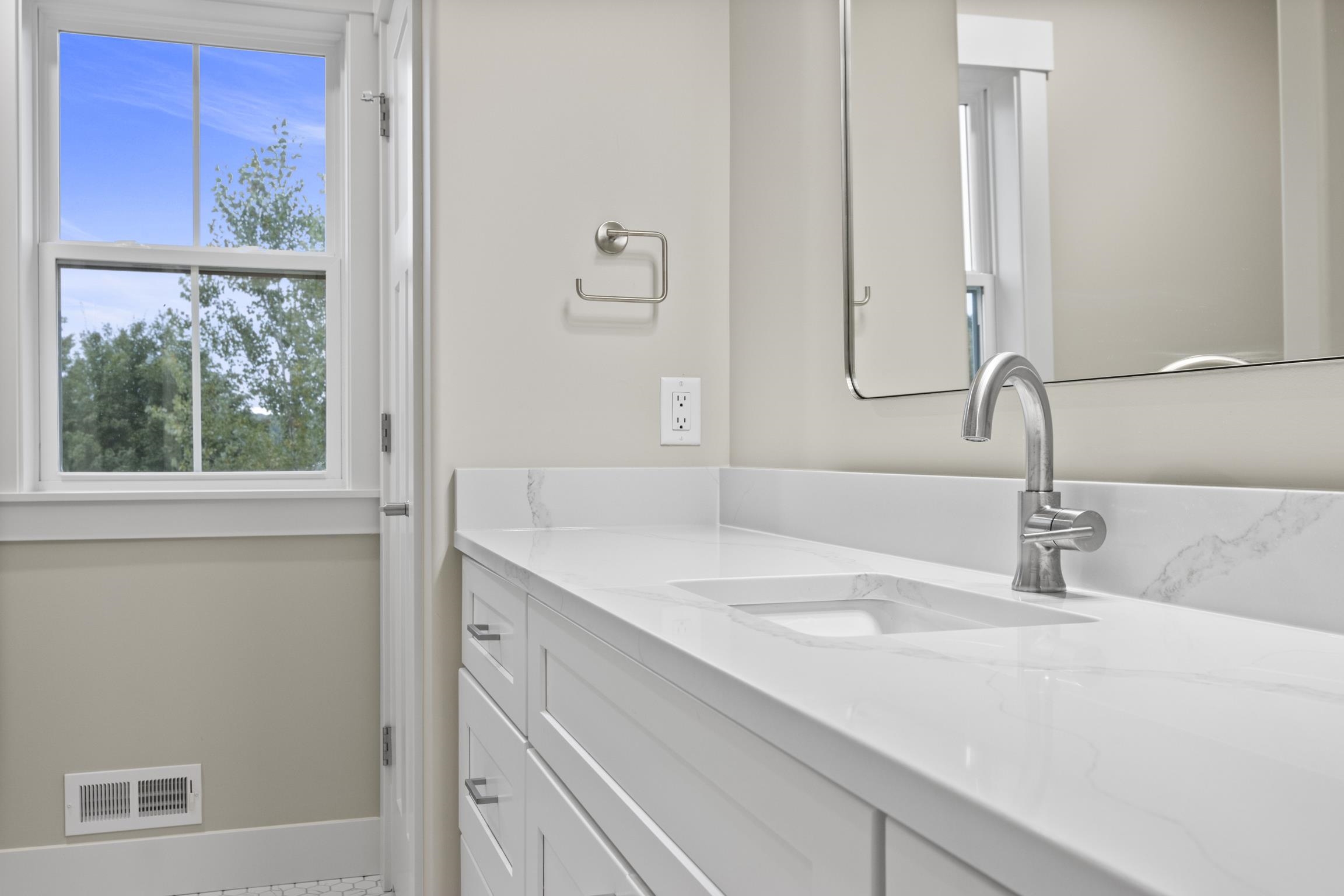 10708 Shrewbury Road Traverse City, MI 49684 - Photo 17 of 32