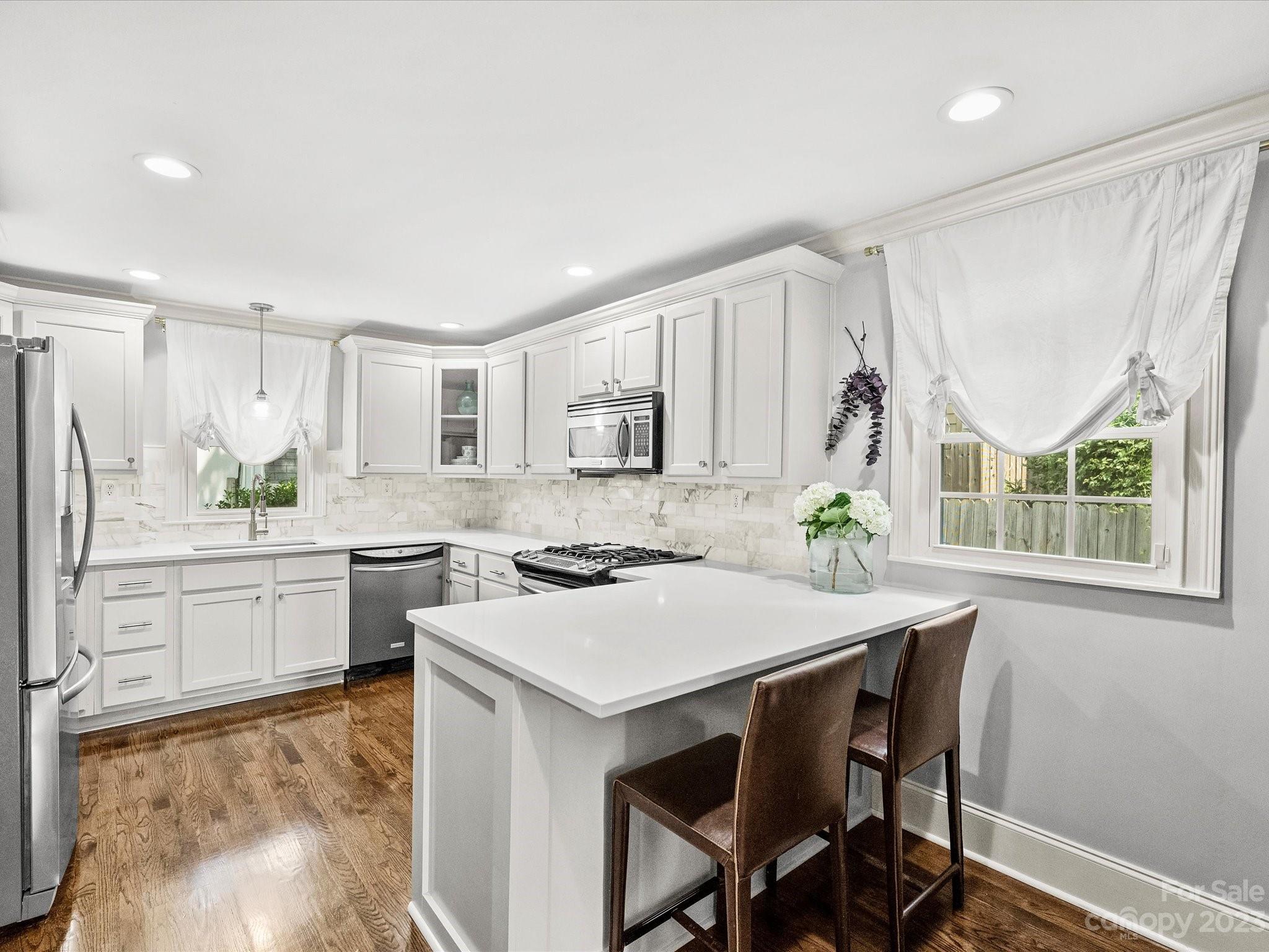 1717 Brook Road Charlotte, NC 28205 - Photo 11 of 46 Gallery Image 11