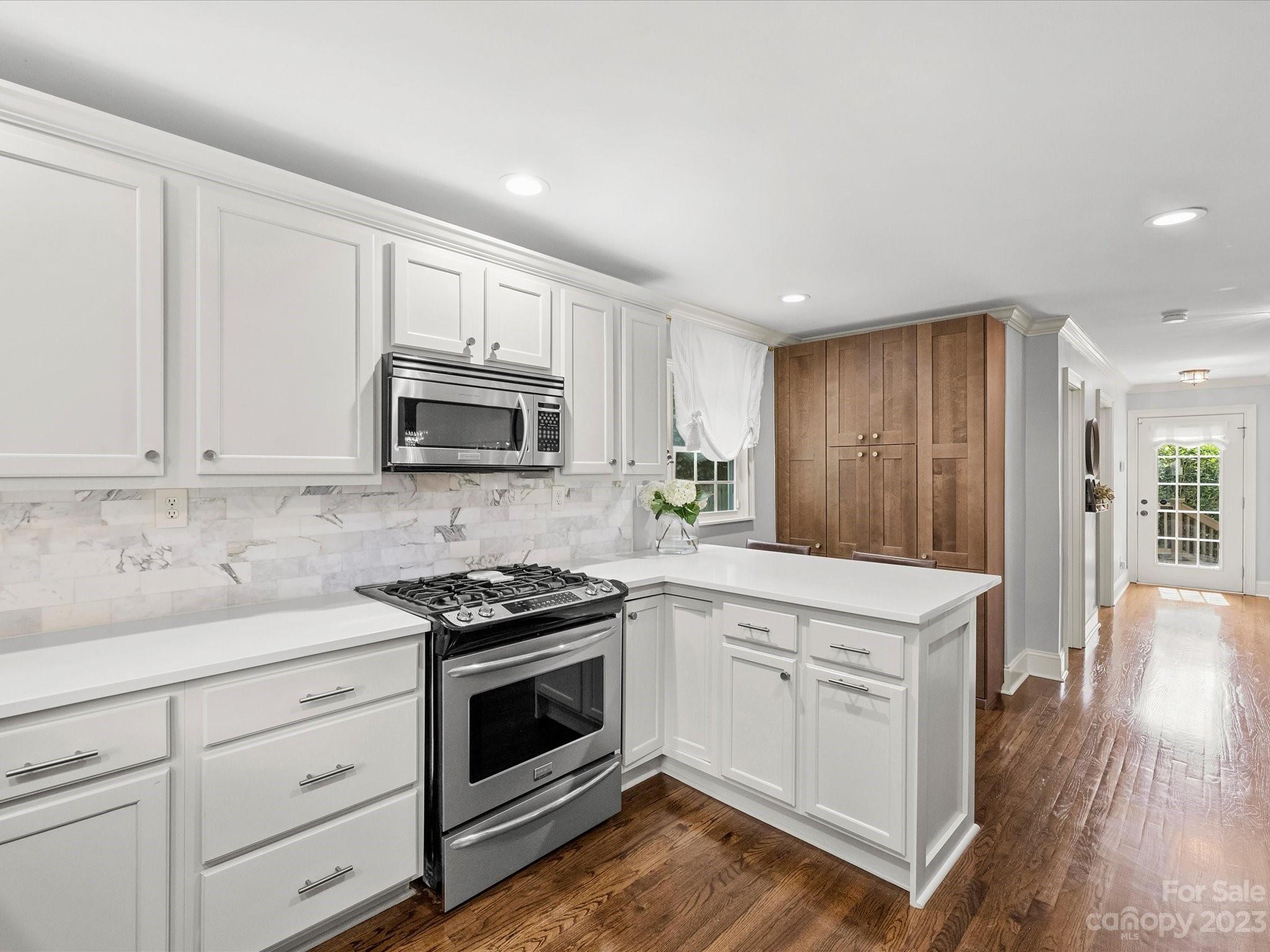 1717 Brook Road Charlotte, NC 28205 - Photo 15 of 46 Gallery Image 15
