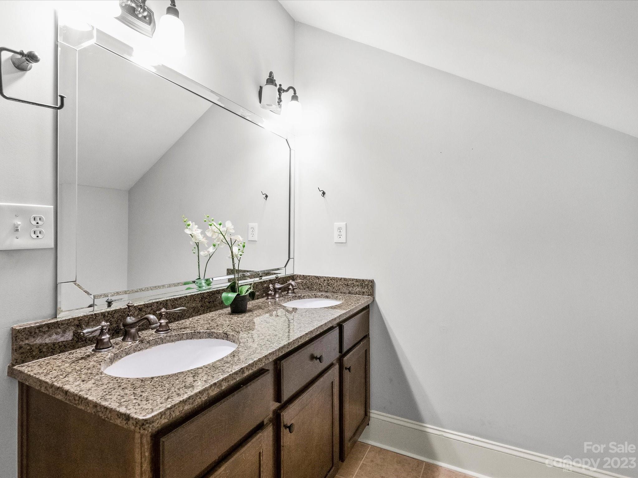 1717 Brook Road Charlotte, NC 28205 - Photo 32 of 46 Gallery Image 32