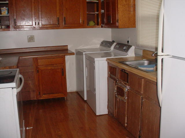 154 Elk Fork Road Pioneer, TN 37847 - Photo 3 of 6 154 elk fork rd kitchen