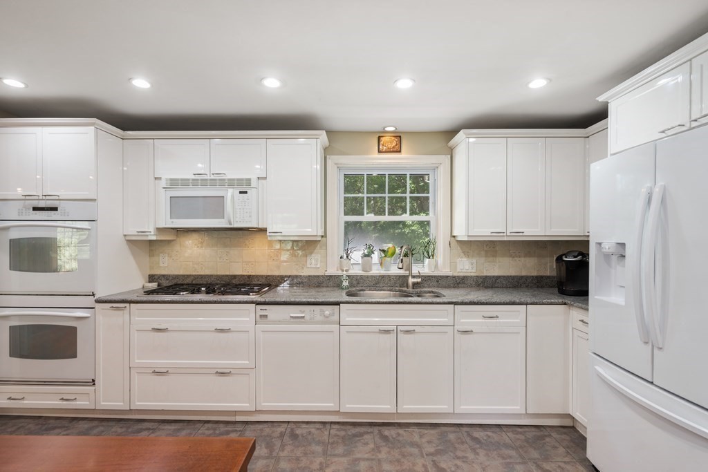 2 Kirby Drive Canton, MA 02021 - Photo 11 of 41