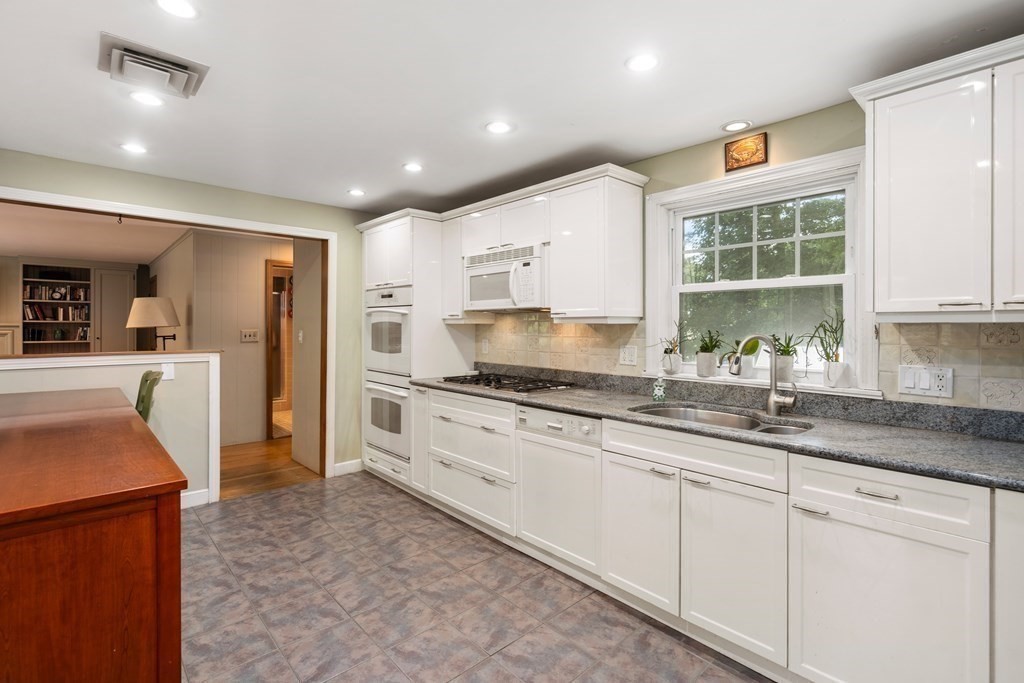 2 Kirby Drive Canton, MA 02021 - Photo 9 of 41