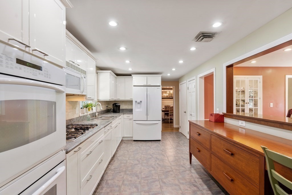 2 Kirby Drive Canton, MA 02021 - Photo 10 of 41