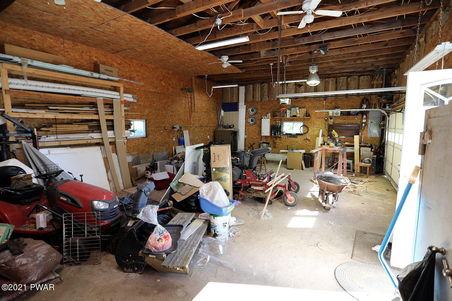 63 Arnolds Road Equinunk, PA 18417 - Photo 25 of 34 Garage