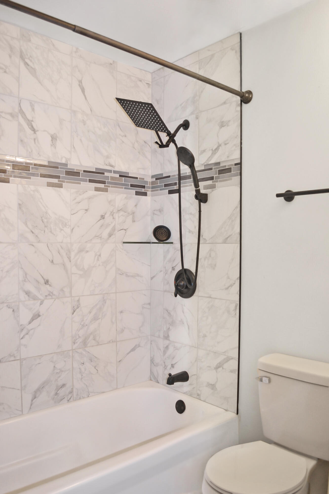 740 Imperial Road Valparaiso, IN 46385 - Photo 17 of 33 1333x2000