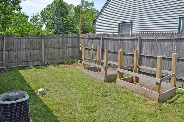 $219,000 | 740 Imperial Road, Valparaiso, IN 46385