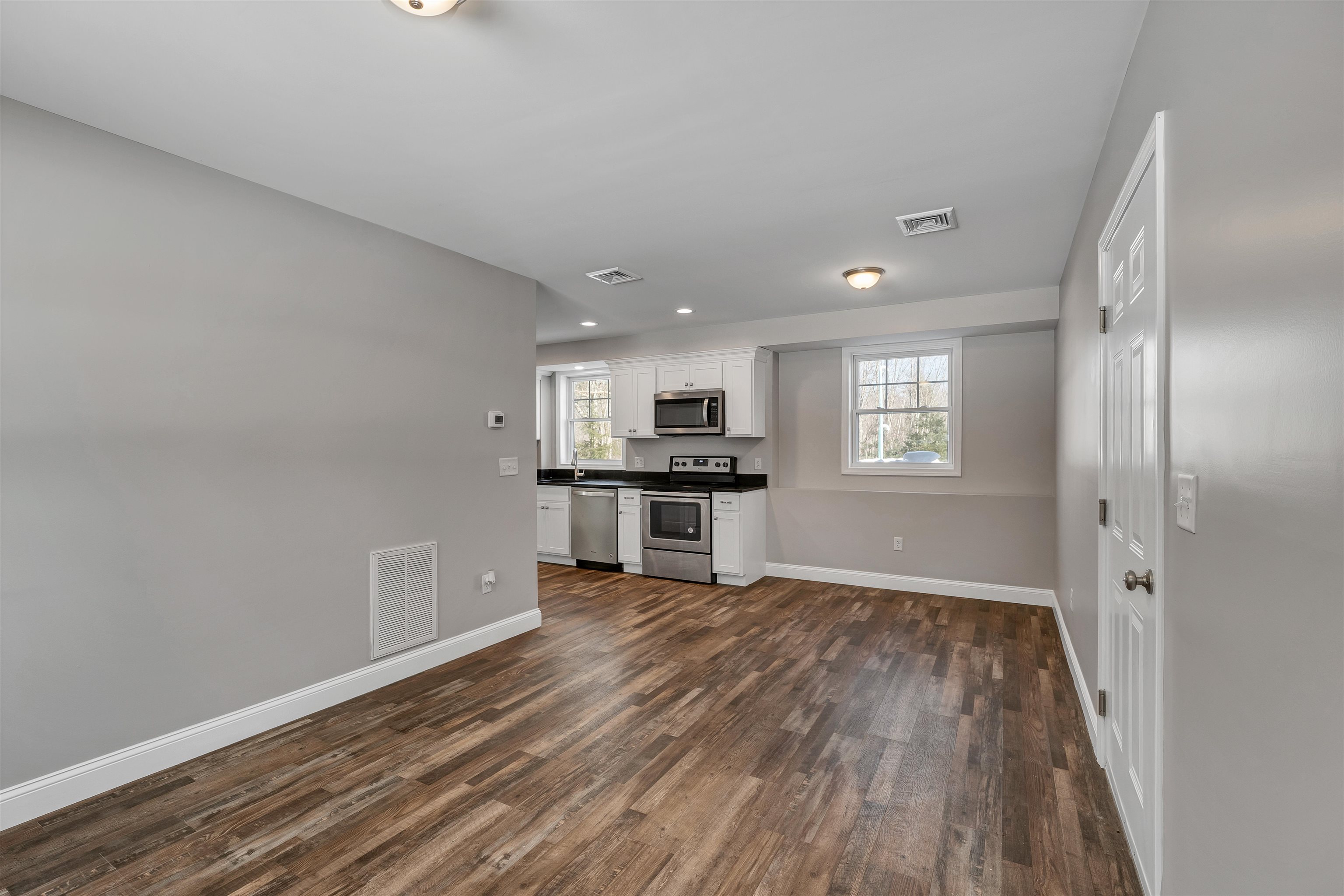 259 Stage Road, Unit 2 Nottingham, NH 03290 - Photo 10 of 28