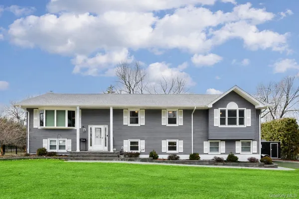 $899,000 | 6 Hemlock Lane, Thiells, NY 10984