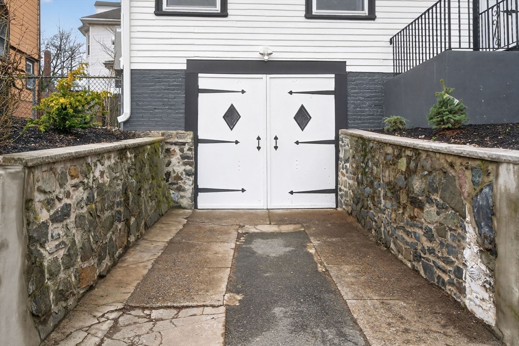 25 Browning Road Somerville, MA 02145 - Photo 20 of 40